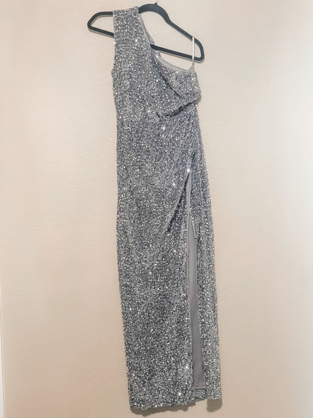 Silver One-Shoulder Sequin Evening Dress